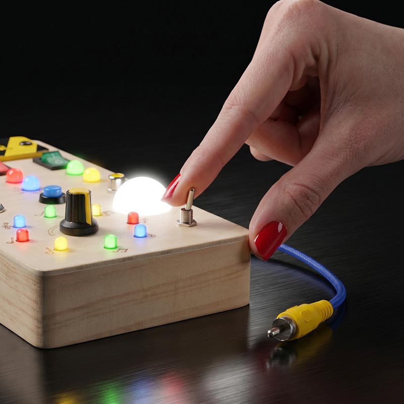 Placa Montessori din Lemn cu Comutator