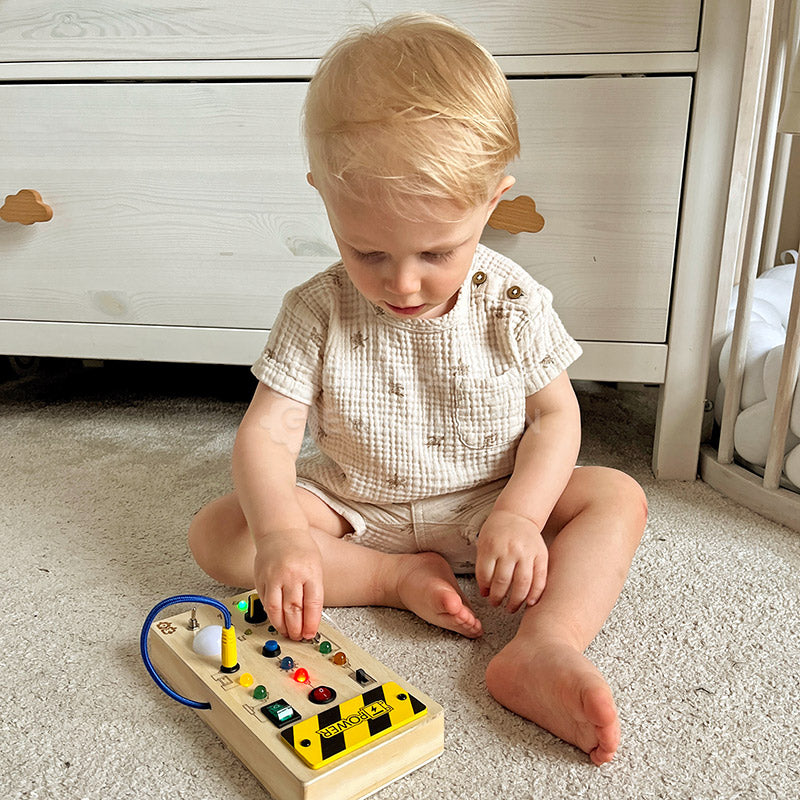 Placa Montessori din Lemn cu Comutator
