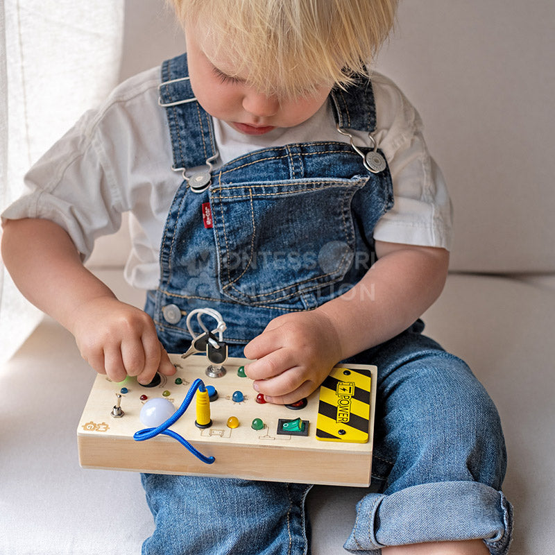 Placa Montessori din Lemn cu Comutator