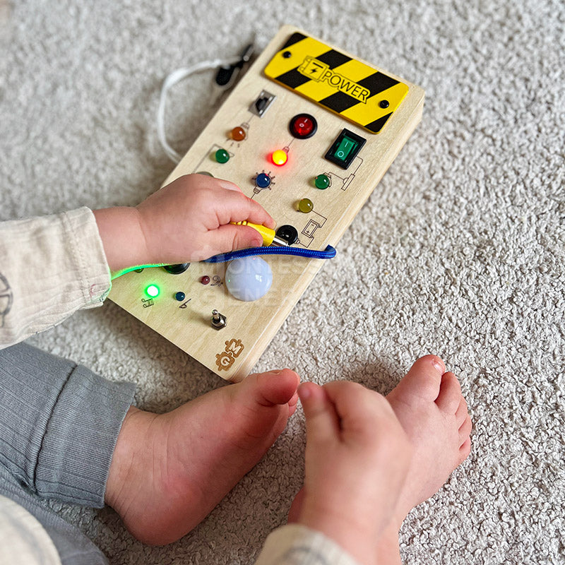 Placa Montessori din Lemn cu Comutator